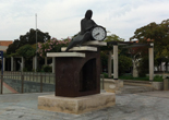 Imagen de Escultura Reloj homenaje a la industria conservera y a la mujer